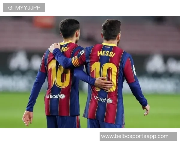 亚马尔社交媒体未关注梅西引发球迷对两人关系的热议与猜测