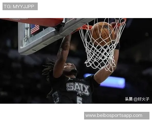 卡斯尔表现出色25分钟内高效砍下16分9助攻仅1次失误助力球队胜利