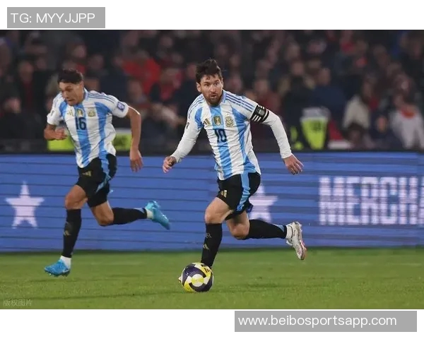 拉波尔塔谈巴萨大选时机梅西在诺坎普拍照展现可爱一面