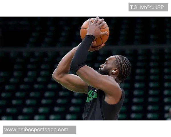 杰伦布朗弧顶三分精准回应个人得分已突破30分展现强大实力